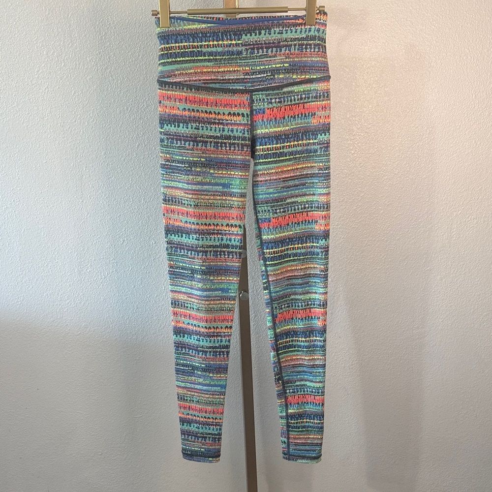 Victoria Secret- Knockout leggings in Vibrant Multicolor pattern- women’s XS